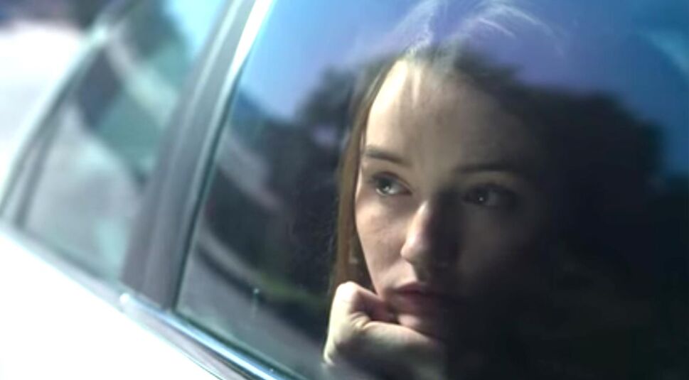 Kaitlyn Dever in Unbelievable bei Netflix