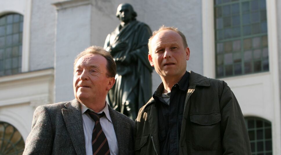 Die Schauspieler Sodann und Lade bei „Tatort”-Dreharbeiten.