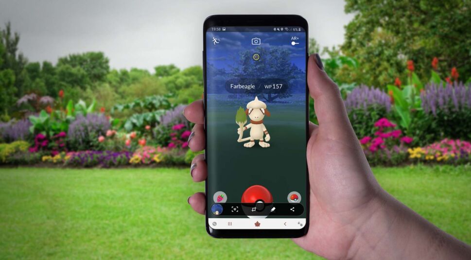 Farbeagle erscheint in Pokémon Go am Samsung Galaxy S9+.
