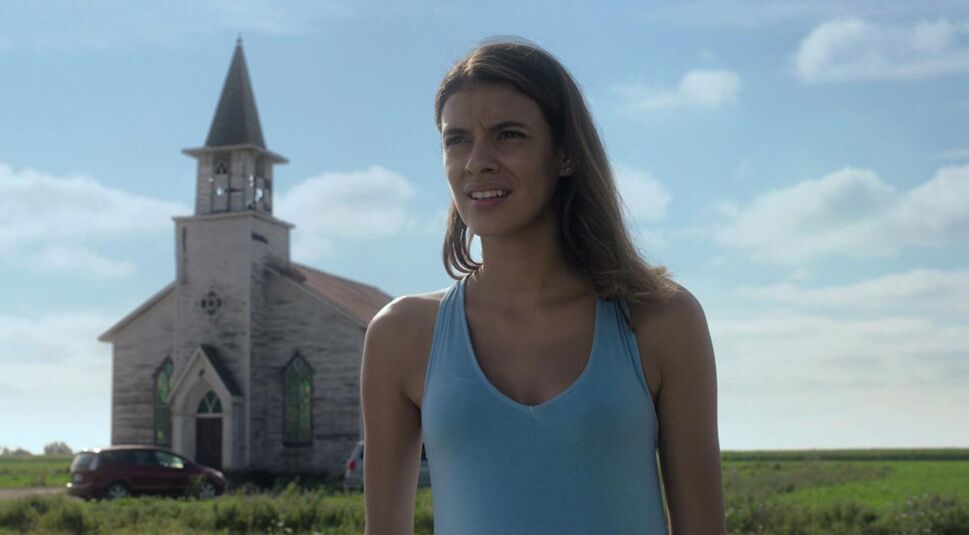 Becky in Im hohen Grass bei Netflix