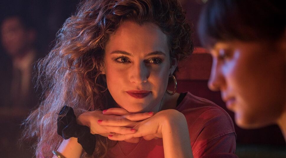 Wo die Erde bebt, Riley Keough