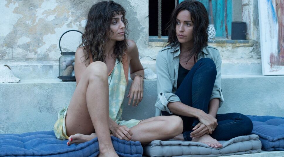 Irene Arcos und Veronica Sanchez in The Pier