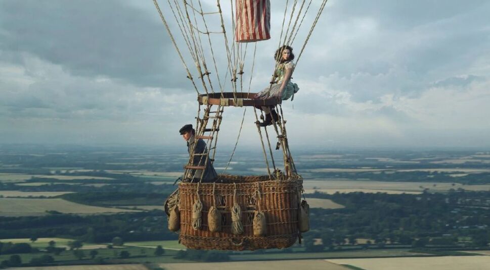 Eddie Redmayne und Felicity Jones in The Aeronauts