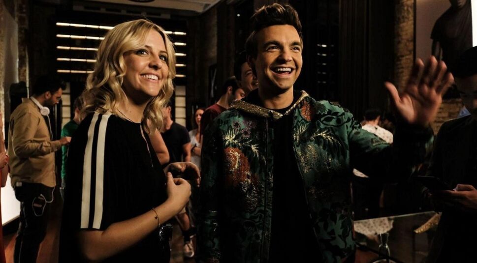 Heléne Yorke und Drew Tarver in The Other Two