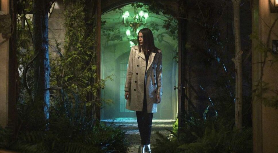 Laysla De Oliveira in Locke & Key