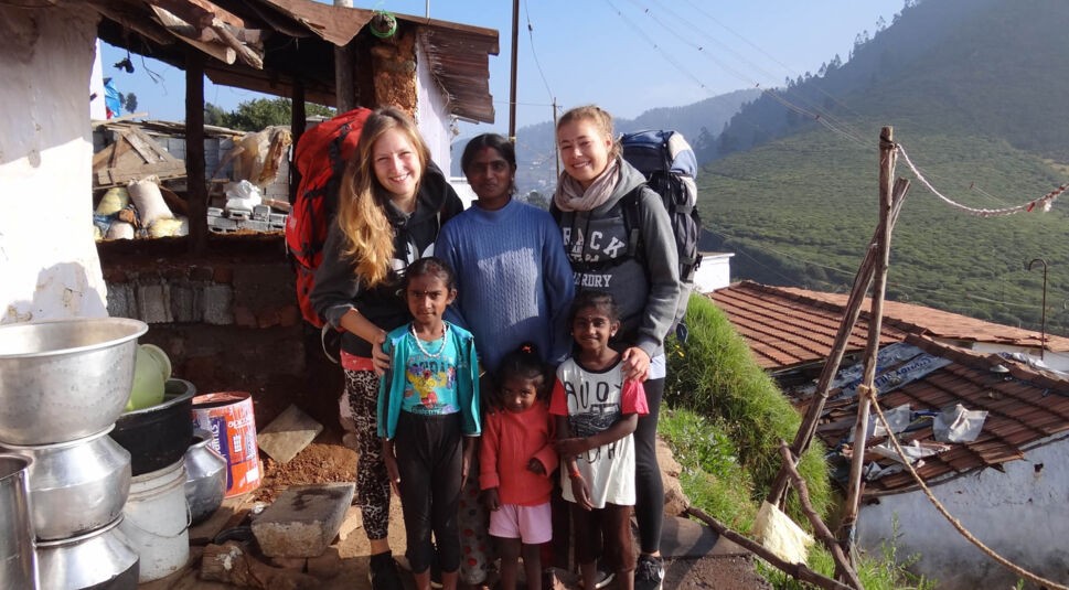 Die The-Female-Company-Gründerinnen Ann-Sophie Claus und Sinja Stadelmaier in Indien