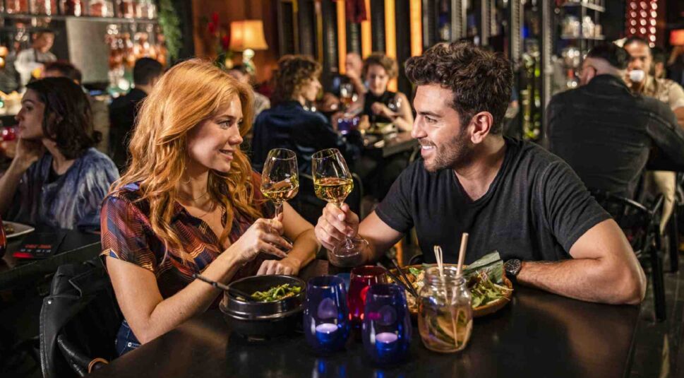Palina Rojinski und Elyas M'Barek in Nightlife