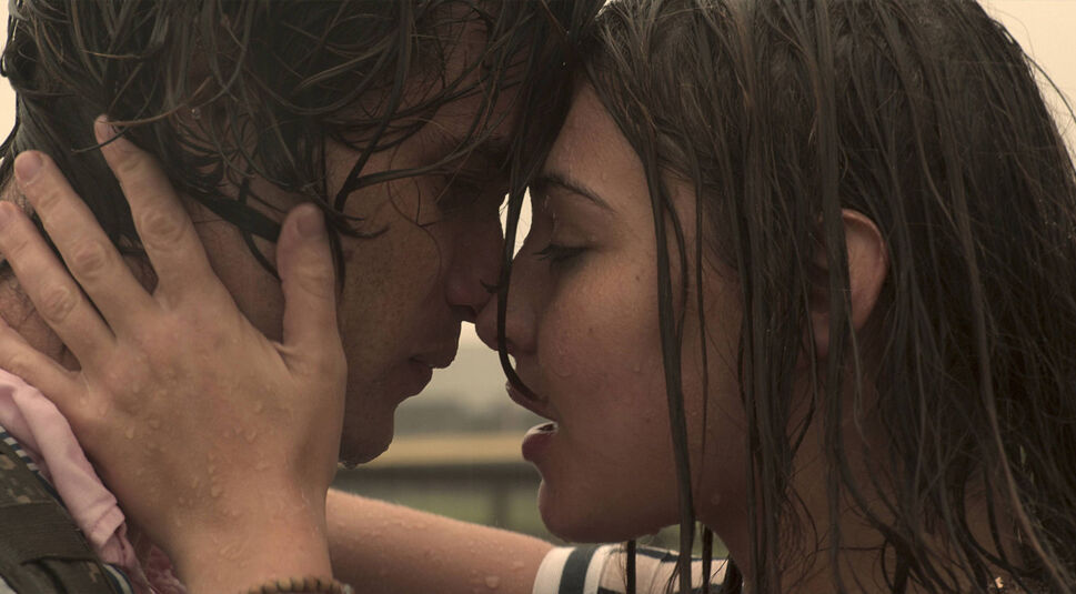 Chase Stokes und Madelyn Cline in Outer Banks