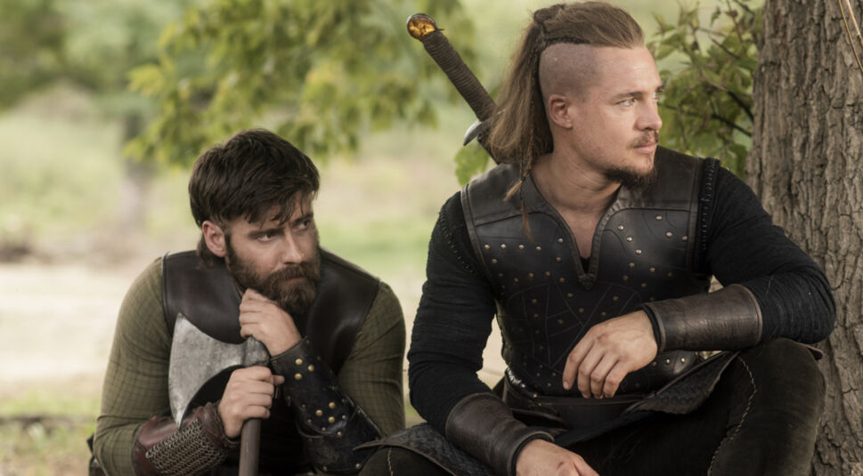 Alexander Dreymon und Mark Rowley in The Last Kingdom
