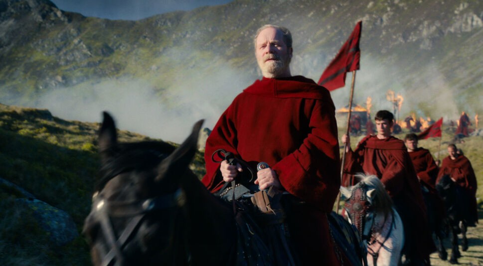  Vater Carden (Peter Mullan) und seine Roten Paladine sorgen für Angst und Schrecken.