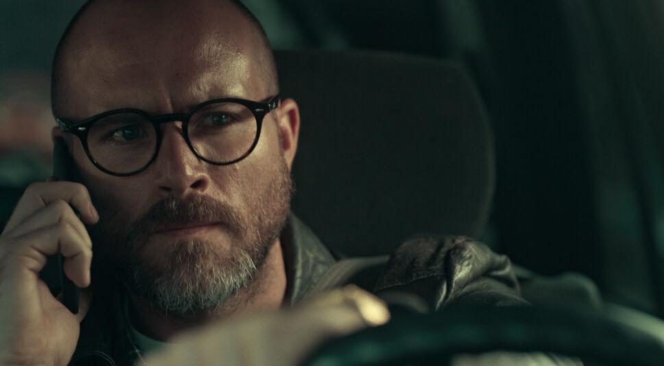 Erik Hayser als Esteban Solares