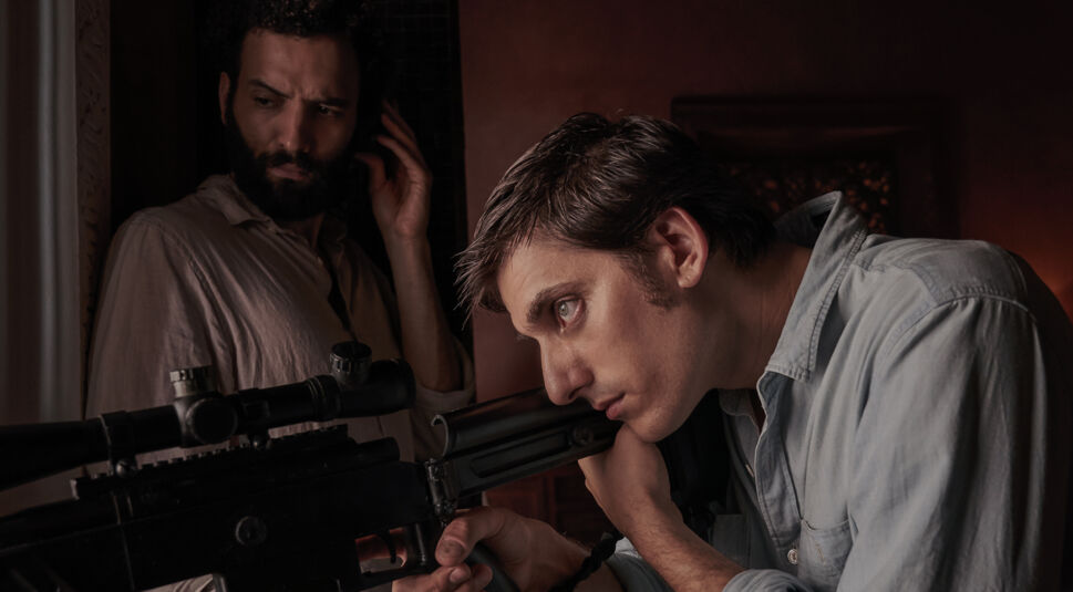  Luca Marinelli und Marwan Kenzari liefern eine der schönsten Szenen des Films.