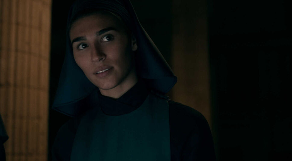 Lorena Andrea als Schwester Lilith in Warrior Nun bei Netflix