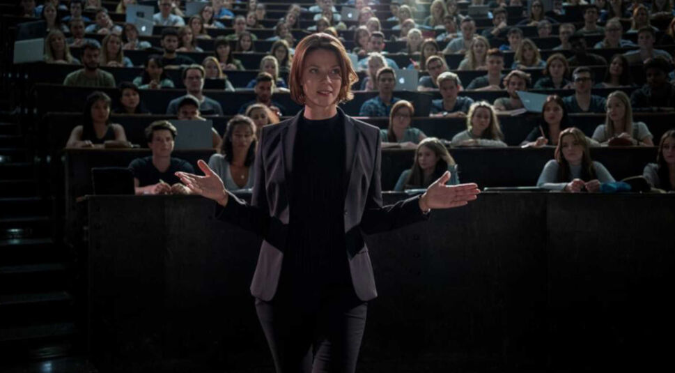 Jessica Schwarz als Tanja Lorenz in Netflix' Biohackers.