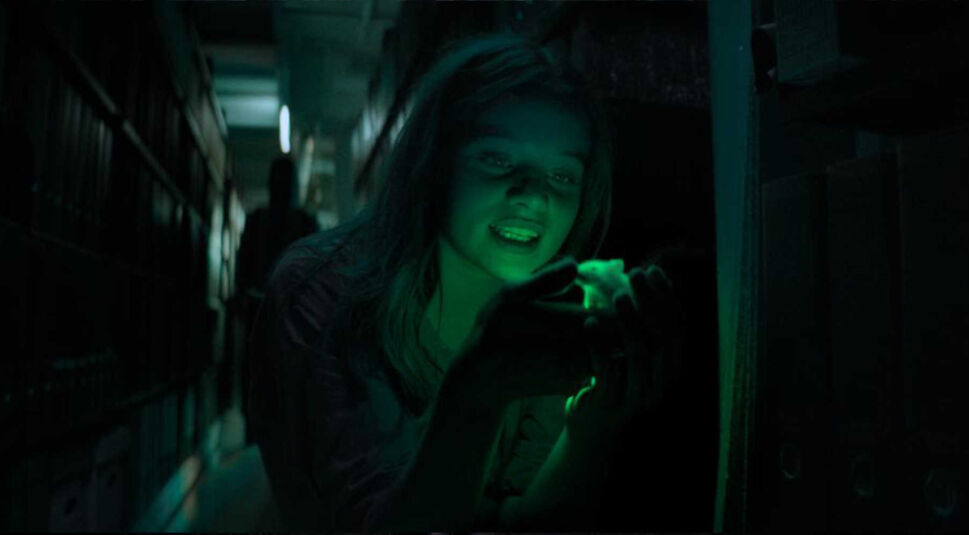 Luna Wedler als Mia Akerlund in der Netflix-Serie Biohackers.