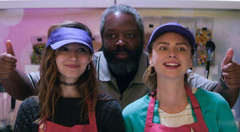 Kadeem Hardison, Maddie Phillips und Anjelica Bette Fellini in Teenage Bounty Hunters