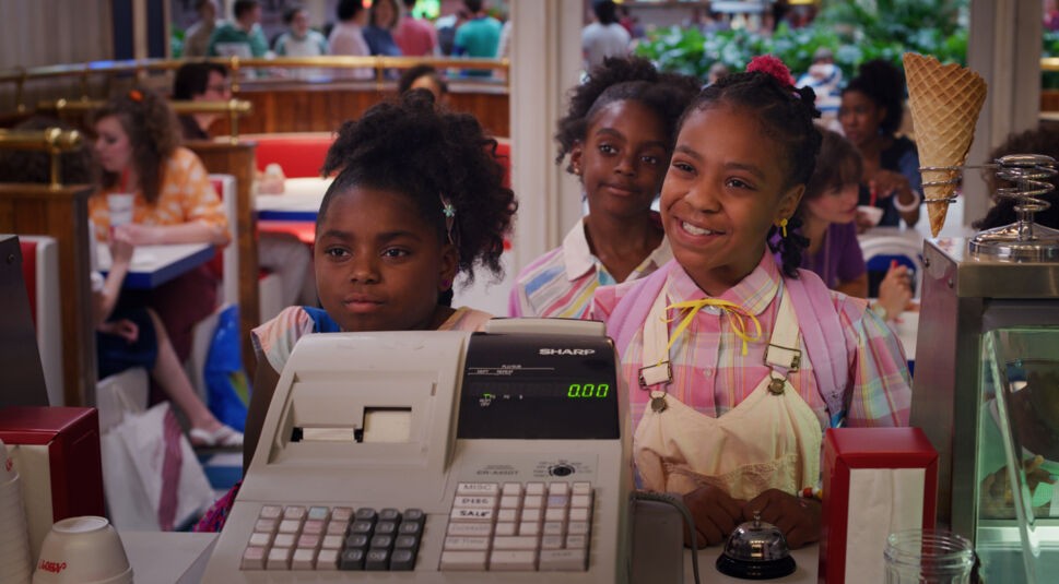 Der Eisladen "Scoops Ahoy" in der Starcourt Mall aus der Serie "Netflix".