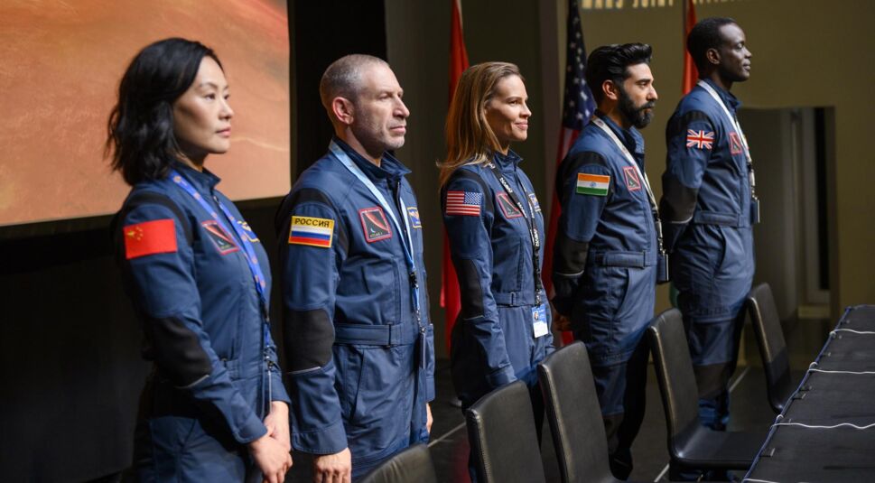 Die Besetzung von Away bei Netflix