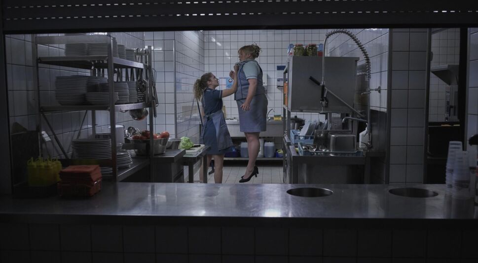 Caroline Gröschel in Freaks - Du bist eine von Uns