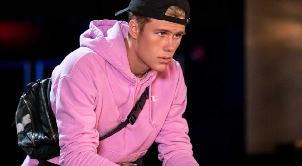 Owen Joyner als Alex in Julie and the Phantoms bei Netflix