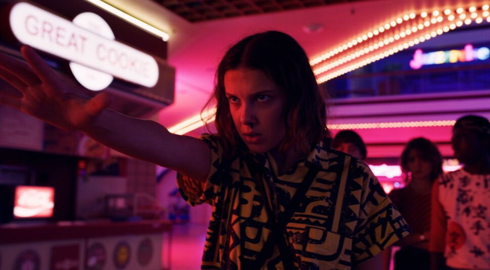 Millie Bobby Brown als Elf in der Serie Stranger Things