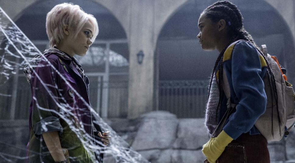 Oona Laurence und Tamara Smart in A Babysitter's Guide To Monster Hunting