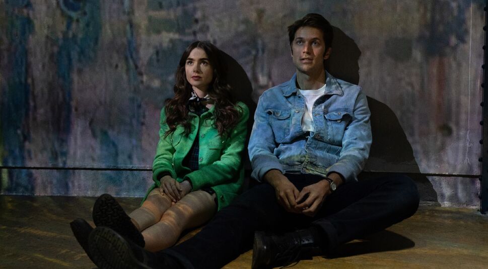 Lily Collins und Lucas Bravo in Emily in Paris