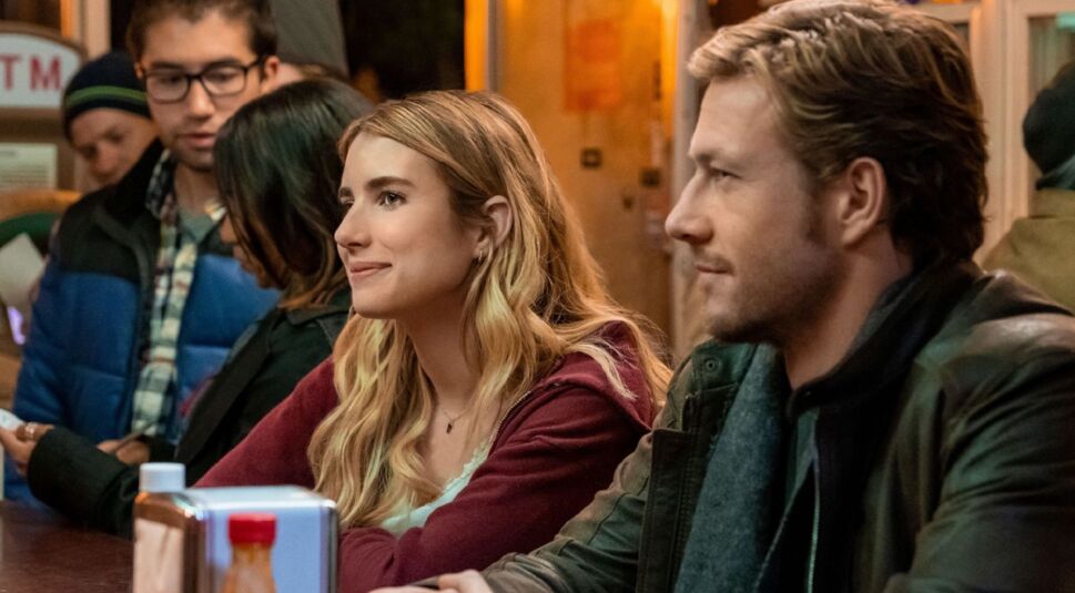 Emma Roberts und Luke Bracey in Holidate