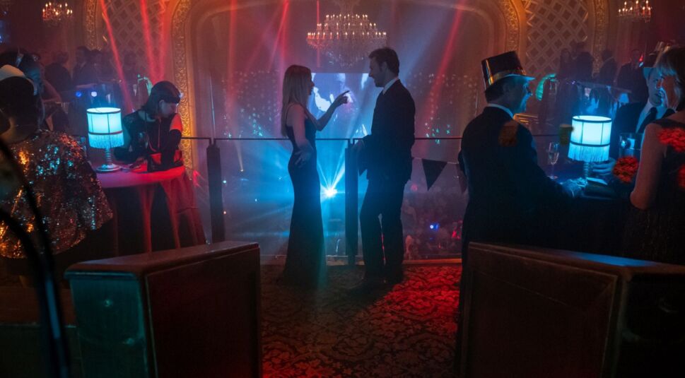 Emma Roberts und Luke Bracey in Holidate