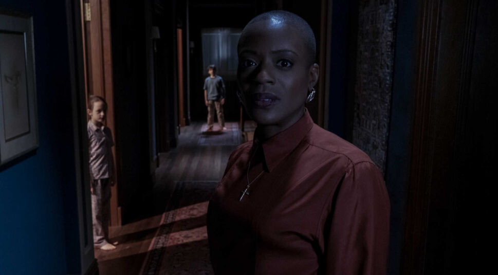 T'Nia Miller als Hannah Grose in Spuk in Bly Manor bei Netflix