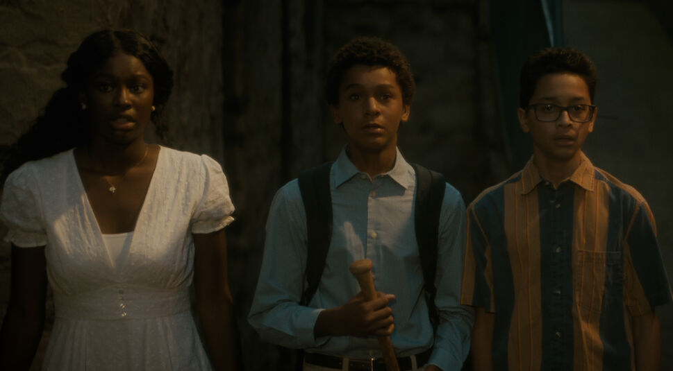 Jaden Michael, Gregory Diaz IV und Coco Jones in Vampires vs. the Bronx