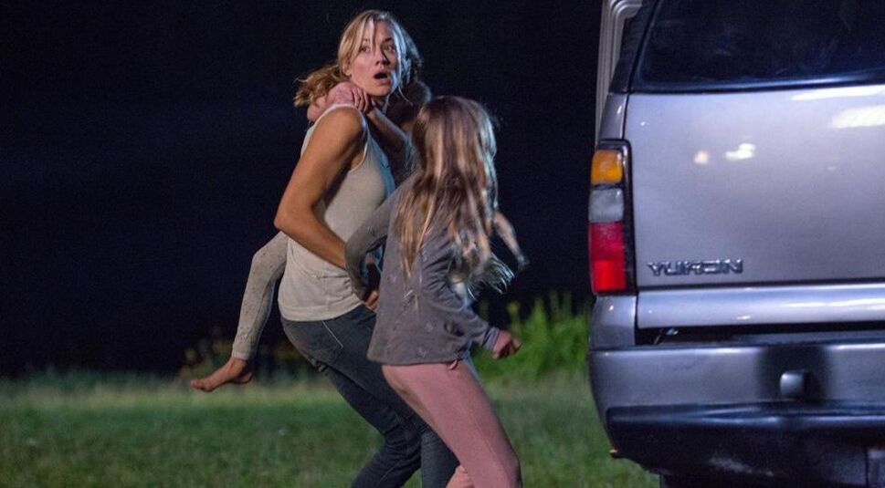 Yvonne Strahovsky in He's Out There