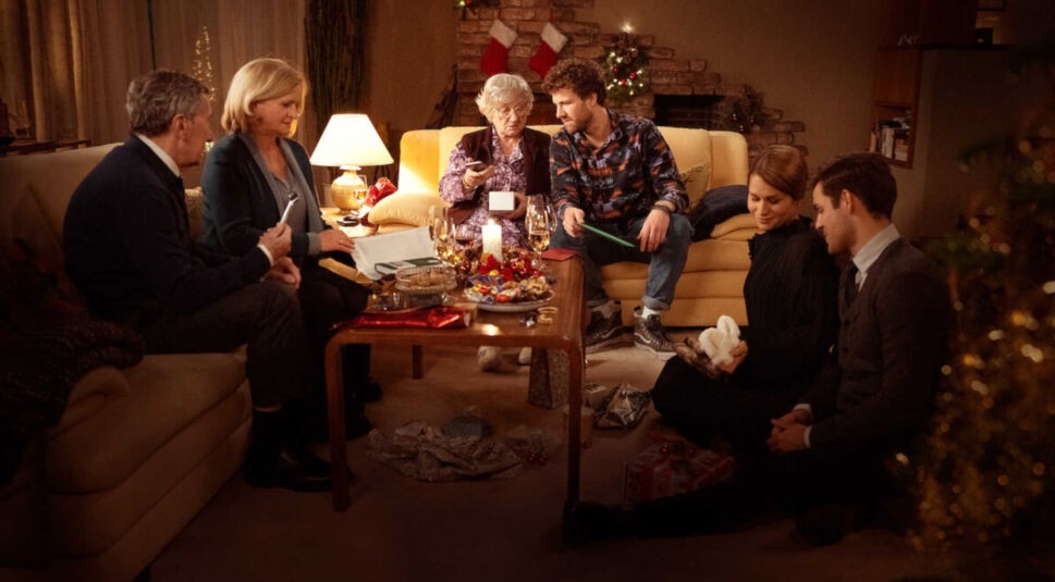 Der Cast vpn ÜberWeihnachten bei Netflix mit Luke Mockridge.