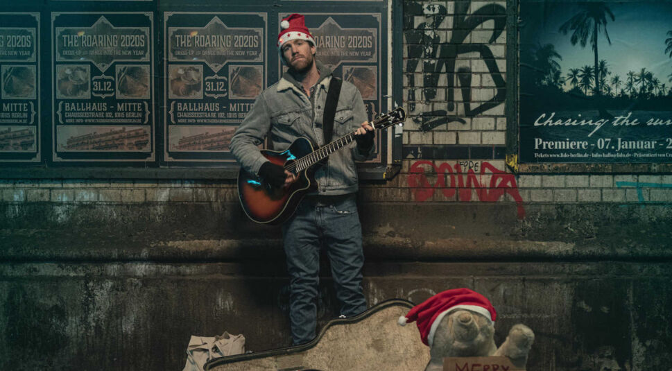 Luke Mockridge als Bastian in Netflix' ÜberWeihnachten