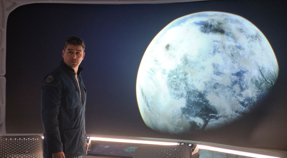 Kyle Chandler in The Midnight Sky