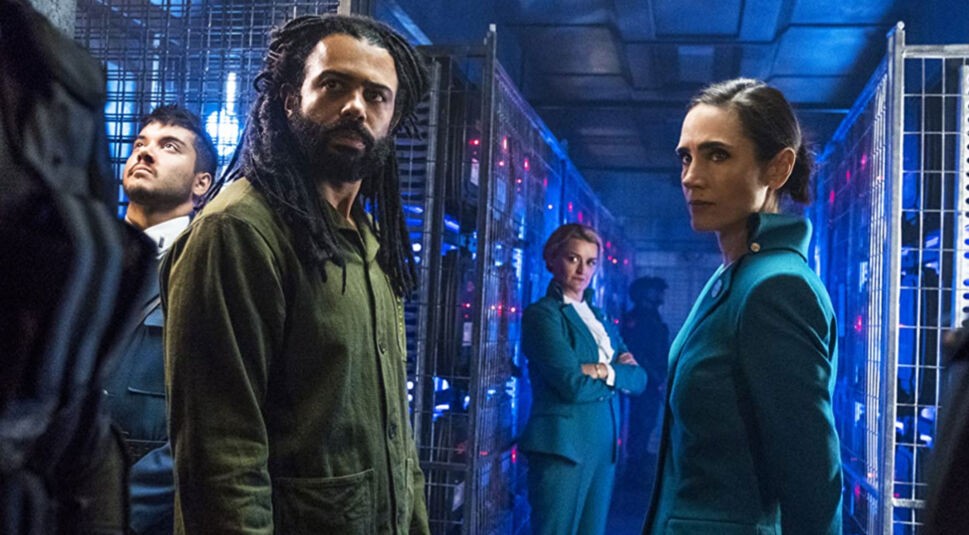 Jennifer Connelly und Daveed Diggs in Snowpiercer