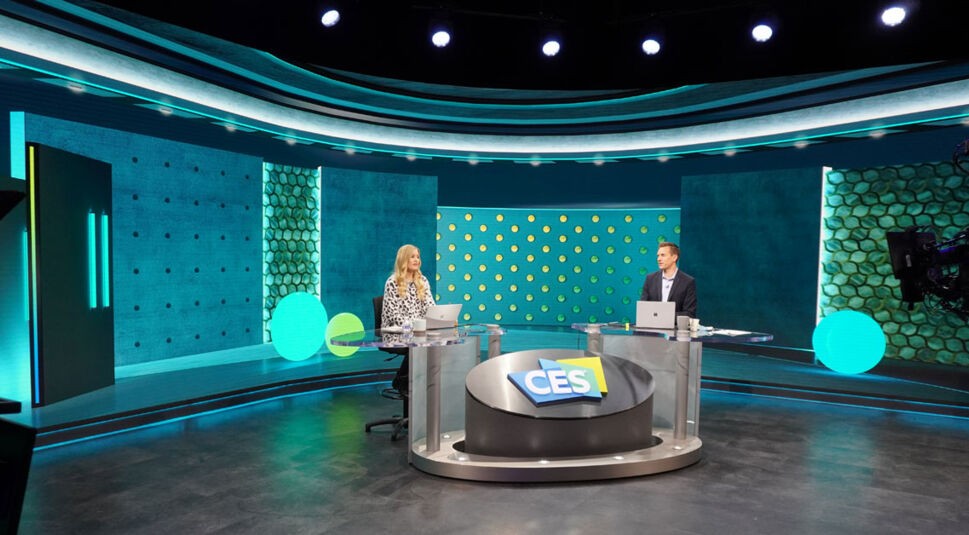 CES 2021: Anchor Desk Set mit iJustine und Rich DeMuro