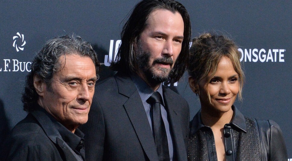  Ian McShane und Keanu Reeves sind in John Wick 4 natürlich mit dabei. Aber wie sieht es mit Halle Berry aus?