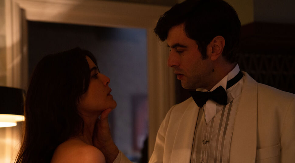 Adriana Ugarte und Javier Rey in H