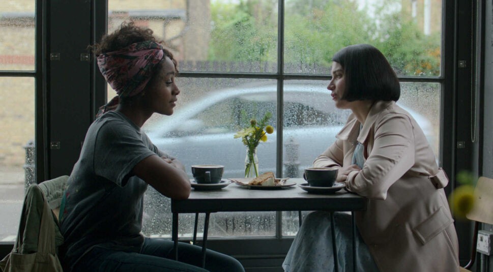 Eve Hewson als Adele in Netflix' Sie weiß von Dir