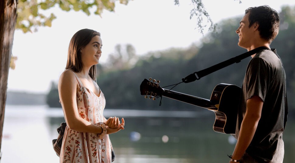 Bailee Madison und Kevin Quinn in A Week Away