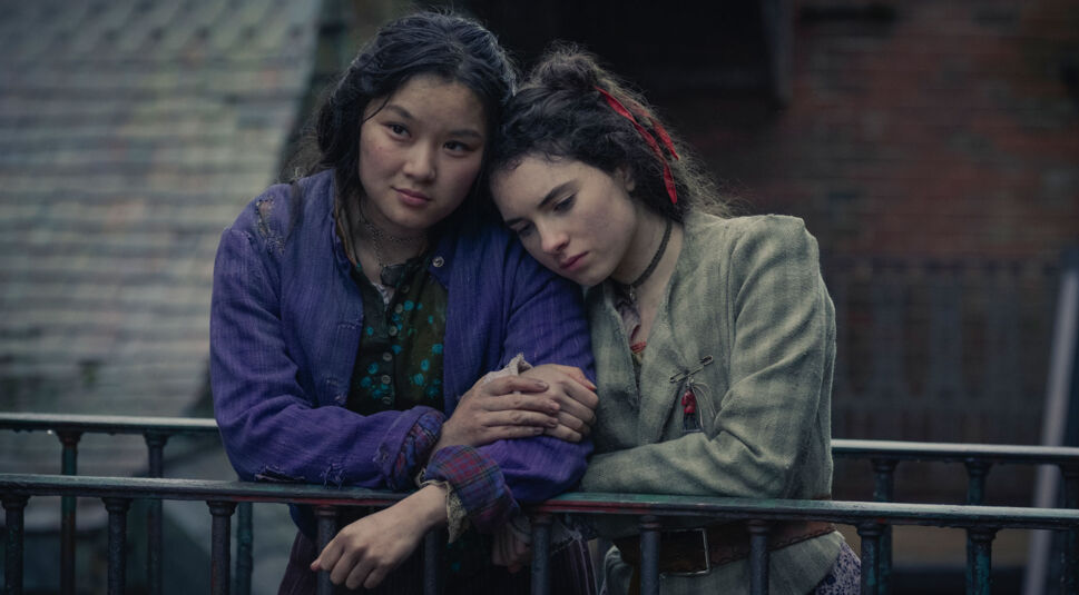 Darci Shaw und Thaddea Graham in Die Bande aus der Baker Street