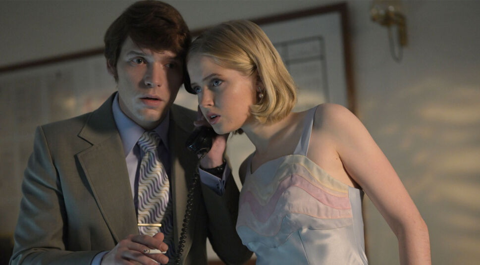 Ellie Bamber und Billy Howle in Die Schlange