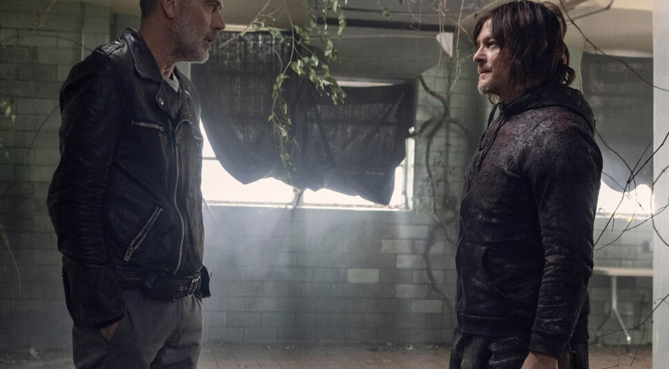Negan und Daryl stehen sich gegenüber. Eine Szene aus The Walking Dead