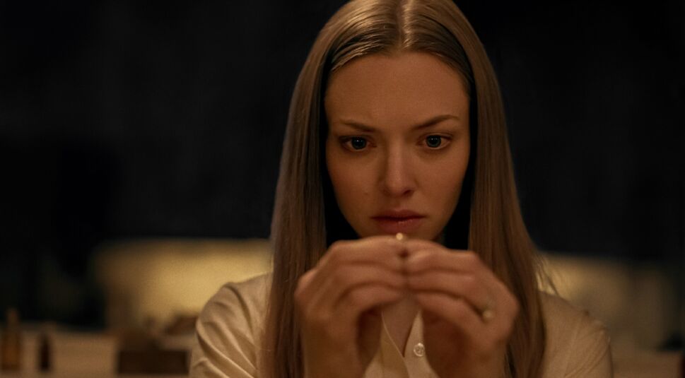 Amanda Seyfried in Things Heard & Seen