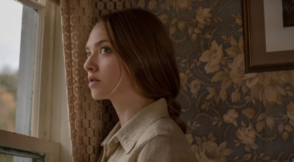 Amanda Seyfried in Things Heard & Seen