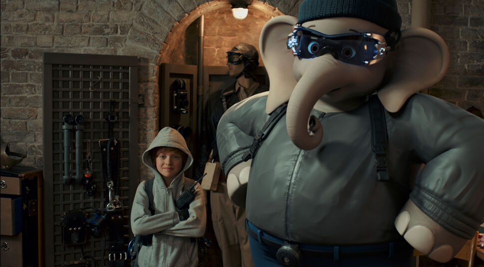 Benjamin Blümchen und Otto machen sich bereit um den Zoo zu retten. 