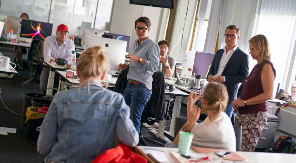 Die Bild-Redaktion bei einer Konferenz