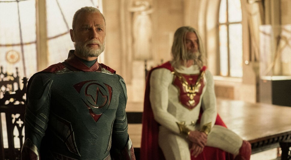 Ben Daniels und Josh Duhamel in Jupiters Legacy