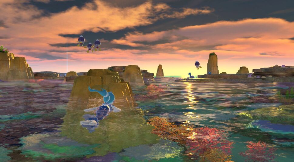 Ein See, in dem ein Pokémon schwimmt, am Horizont geht die Sonne unter. Eine Szene aus "New Pokémon Snap".